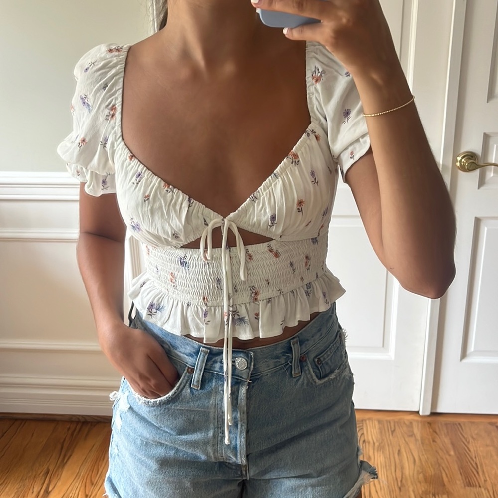 Adorable summery top!!